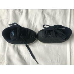 Stoere Nike schoentjes als nieuw maat 17