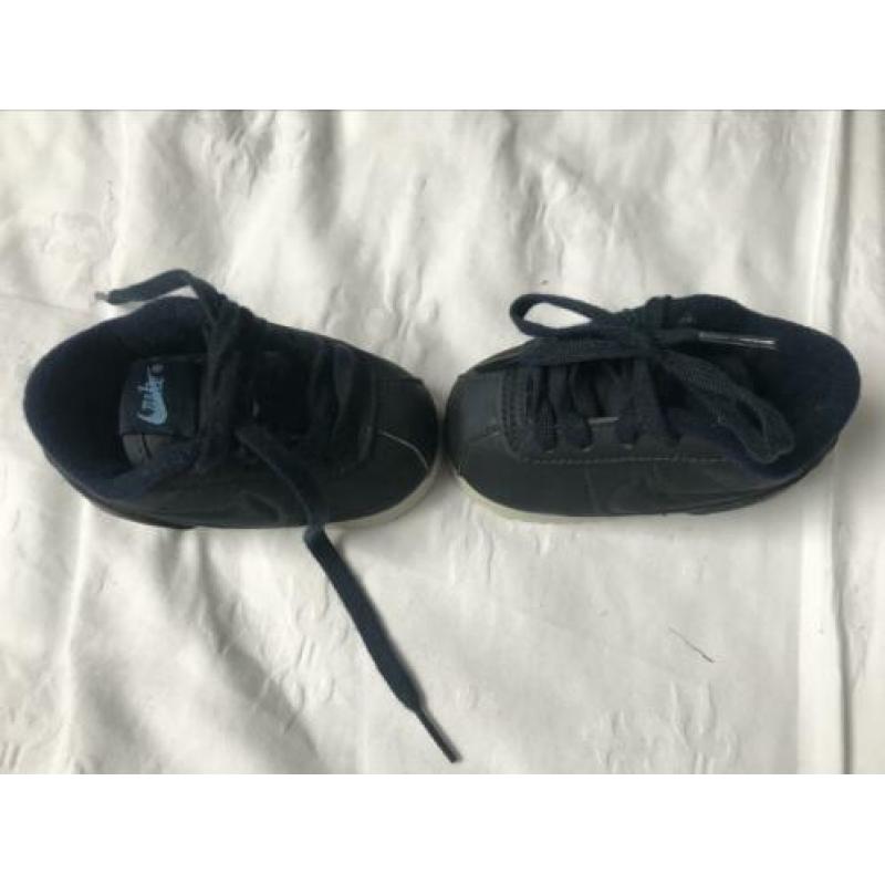 Stoere Nike schoentjes als nieuw maat 17