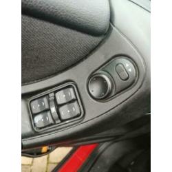 Opel Zafira 2.0 DTI 2005 Rood