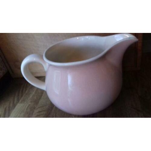 oude melkkan, kan villeroy boch. pastelroze
