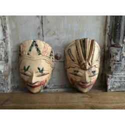 Handgesneden Oosters masker van hout