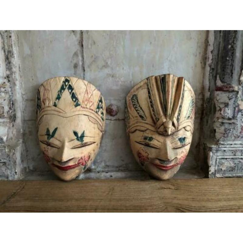 Handgesneden Oosters masker van hout