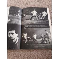 Boek AJAX euopees journaal van n topper