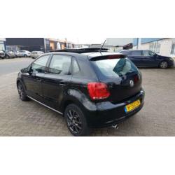 Volkswagen Polo 1.4 16V FSI 86pk style 2011 Zwart pano/airco