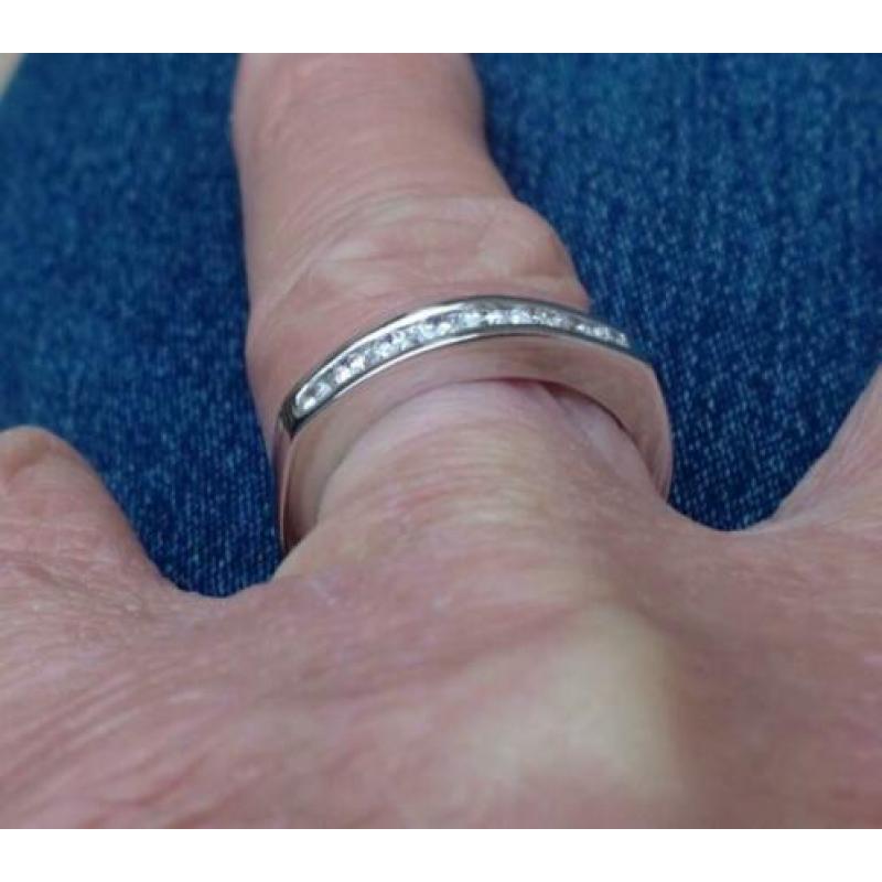Schitterende 18krt gouden rij ring met diamant