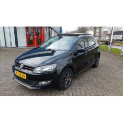 Volkswagen Polo 1.4 16V FSI 86pk style 2011 Zwart pano/airco