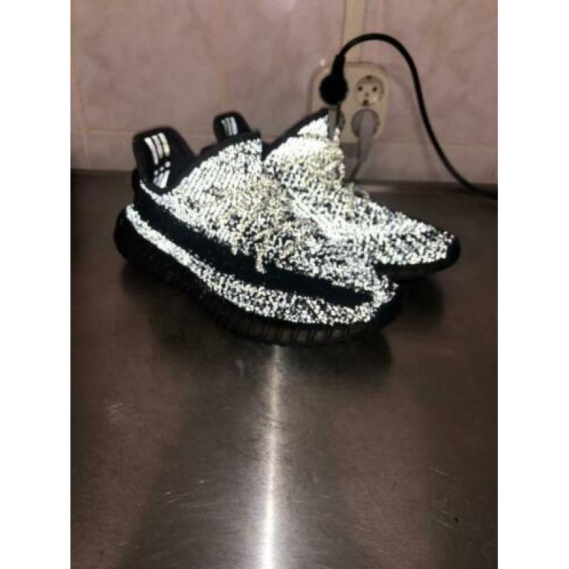 Adidas yeezy 42 zwart (us8,5 )