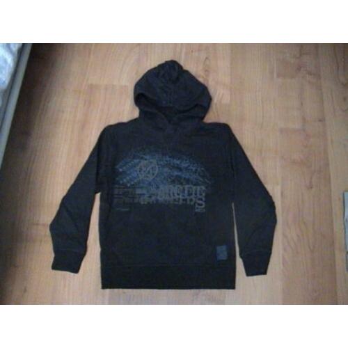 Garcia stoere zwarte sweater met grijs / blauwe opdruk + mut