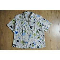 sommermann blouse 46 wit met blauwe bloemetjes zga nieuw