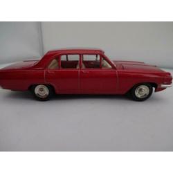 Opel Admiral Rood nr: 513 van Dinky Toys-Atlas 1/43