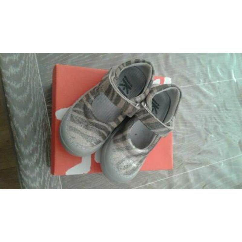 Te koop zgan Ikke meisjes ballarina schoenen maat 26 leder