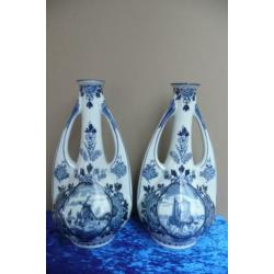Delfts Blauwe oorvazen decor bootjes en molen (Reyshof)