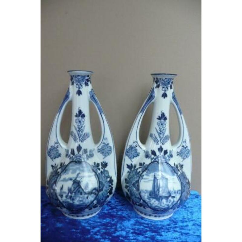 Delfts Blauwe oorvazen decor bootjes en molen (Reyshof)