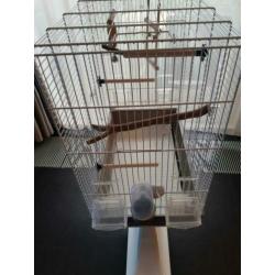 Als nieuw vogelkooi incl 4 voerbakjes en waterbakje