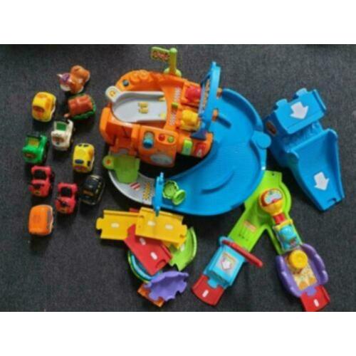 Toet toet racecircuit 2 in 1 V-tech, racebaan, lanceerbaan