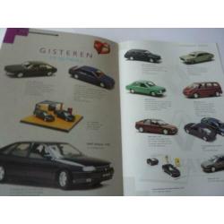 Folder van Renault dd.1994 met een overzicht van modelauto's