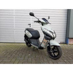 Stoere Peugeot kisbee snor STREET Bomvol! 1e eigenaar!!