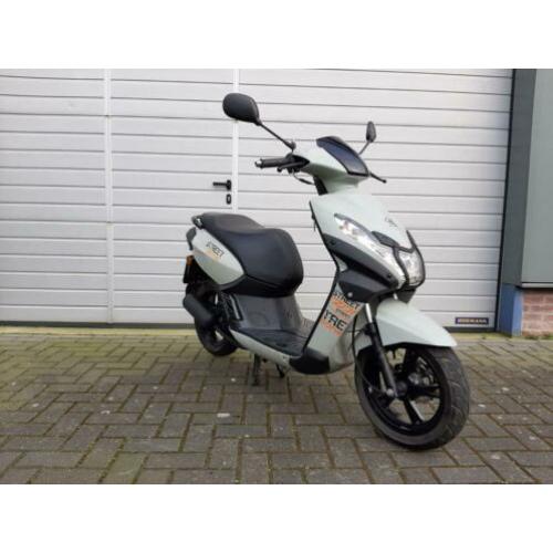 Stoere Peugeot kisbee snor STREET Bomvol! 1e eigenaar!!