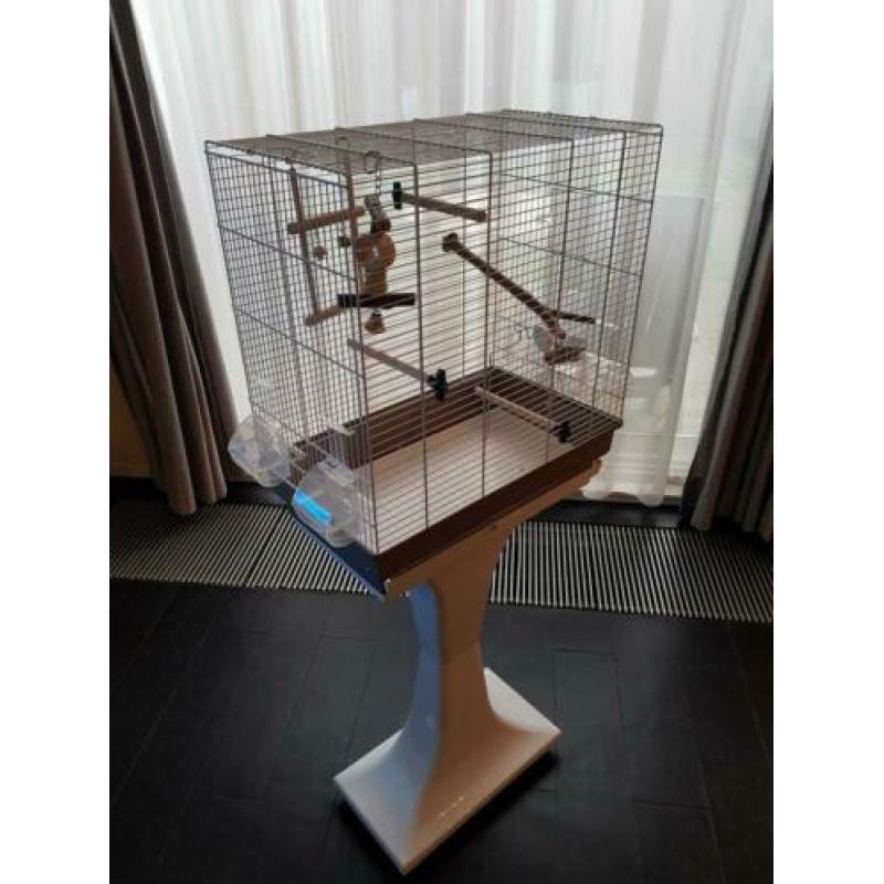 Als nieuw vogelkooi incl 4 voerbakjes en waterbakje