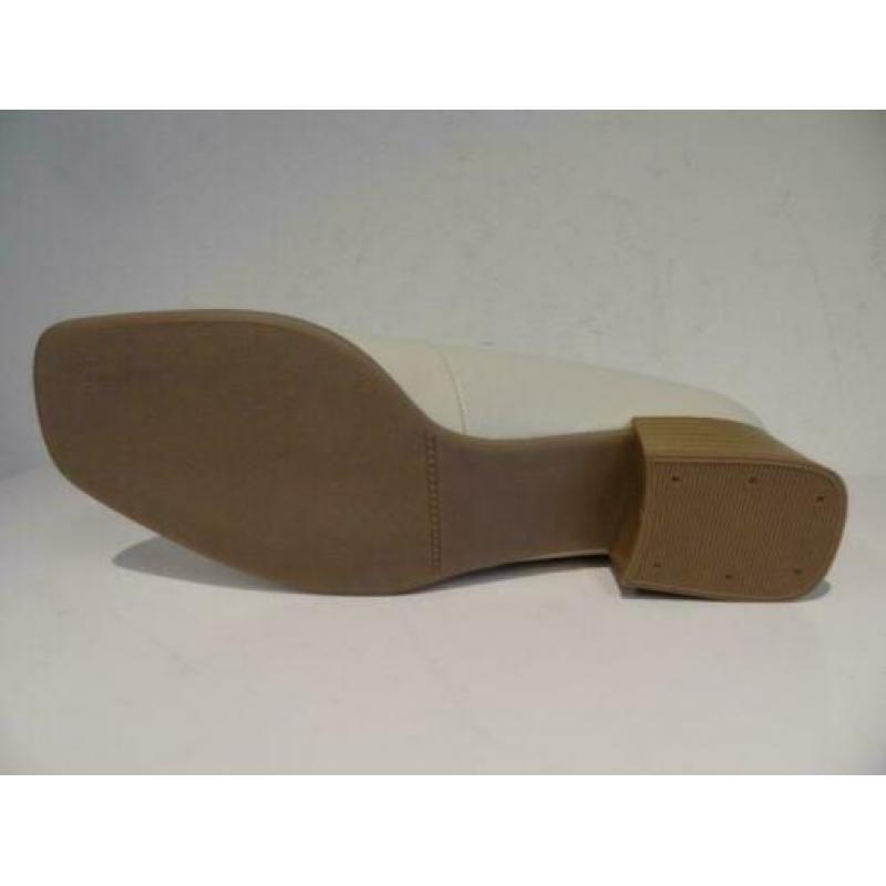 Beige instappers Jenny 39