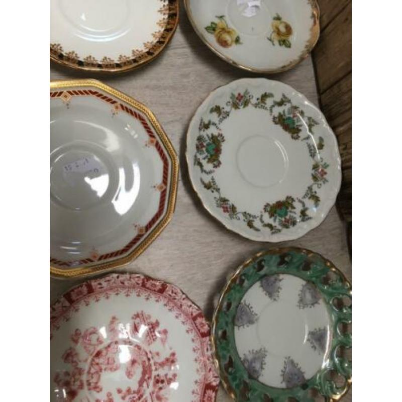 6 schotels met gouden accenten voor €5,-