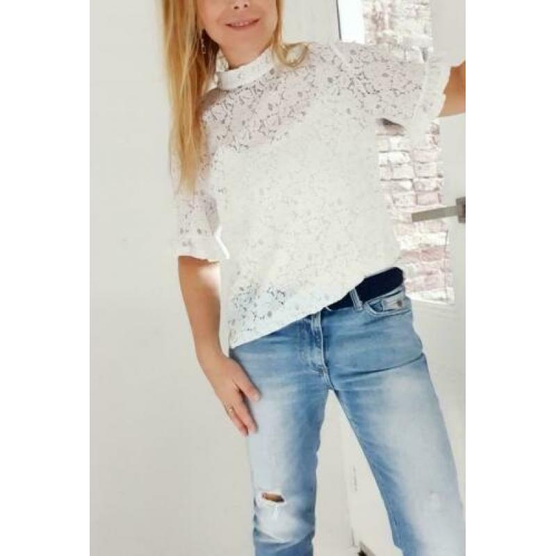 ? NIEUW? AAIKO | Prachtige wit kanten blouse met ruche - S