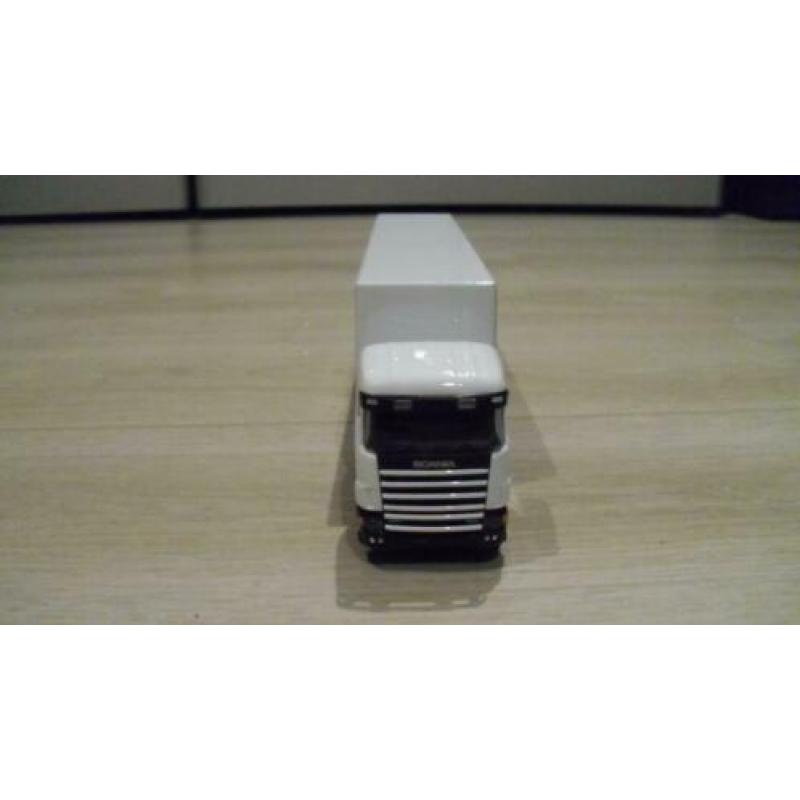 Te koop mooie lion toys scania 124l 400 sugro schaal 1:50