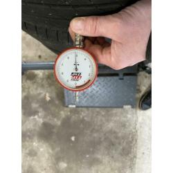 Bridgestone 225/60R18 100H