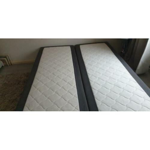 70 × 200 boxspring zonder matras.