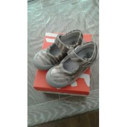 Te koop zgan Ikke meisjes ballarina schoenen maat 26 leder