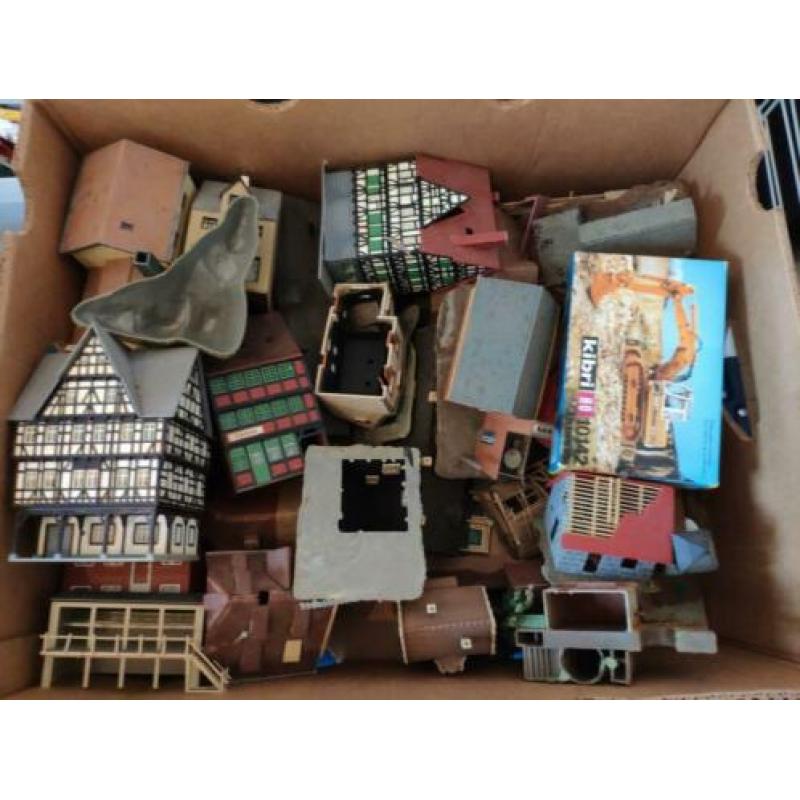 Assortiment model huisjes (incl. Revell)