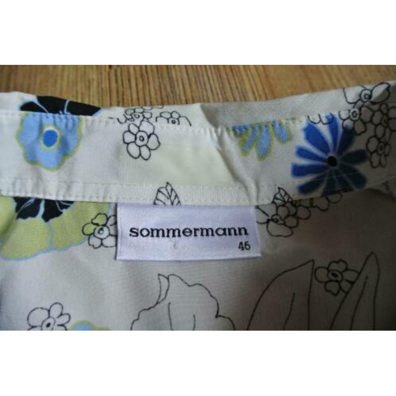 sommermann blouse 46 wit met blauwe bloemetjes zga nieuw