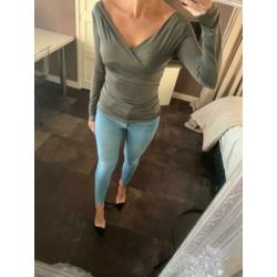 Groene MET top stretch met diepe V hals maat S nieuw!