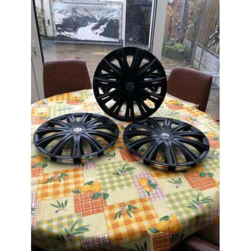 17 inch wieldoppenset met VW logo