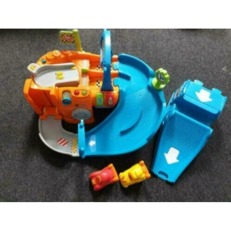 Toet toet racecircuit 2 in 1 V-tech, racebaan, lanceerbaan