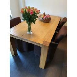 Eethoek met 4 stoelen 100x180 cm - tafel en dressoir