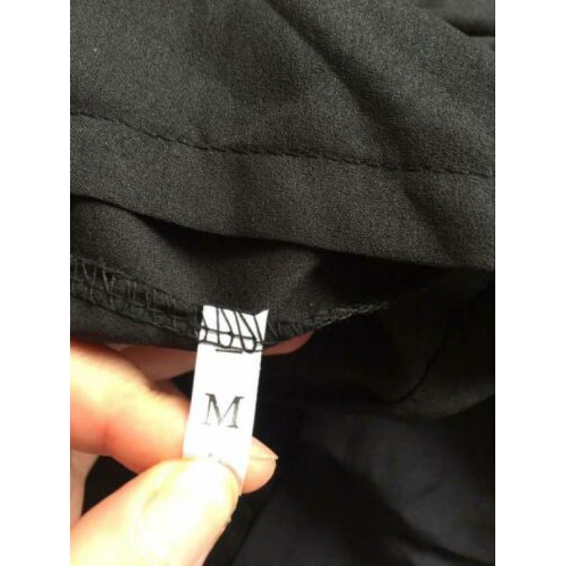Zwarte jurk met kraag. Maat M.