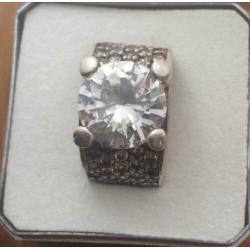 Massief Sterling zilveren ring met natuurlijk steen