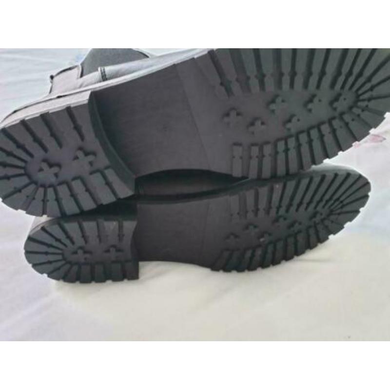Zwarte enkellaarsjes mt.38 van shoeby fashion nieuw