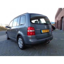 Volkswagen Touran 2.0-16V FSI Trendline Airco! 190DKM! NAP!