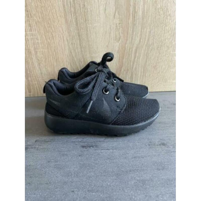 Nike Air Roche zwart, maat 24