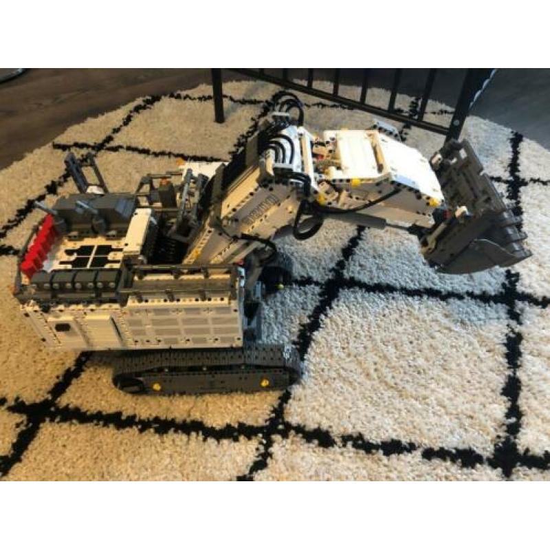 Lego Technic 42100 Liebherr R 9800 graafmachine