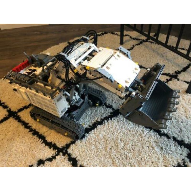 Lego Technic 42100 Liebherr R 9800 graafmachine