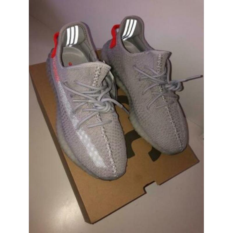 Yeezy Boost 350 v2 tail light, 42 2/3