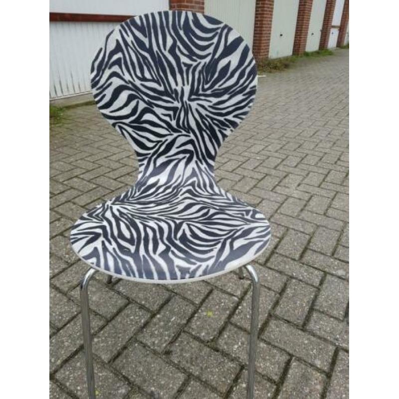 4 desing stapel zebra stoelen