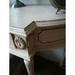 Brocante royale sidetable