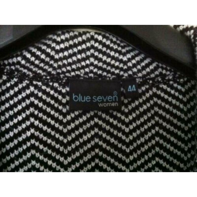 Zwart/wit vestjasje in Chanellook van Blue Seven Women maat