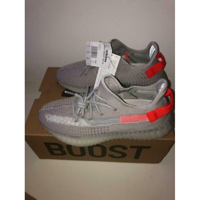 Yeezy Boost 350 v2 tail light, 42 2/3