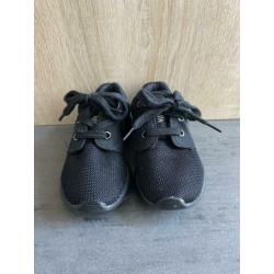 Nike Air Roche zwart, maat 24