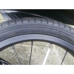 Fiets.. 16 inch.. Vanaf 5 jaar ongeveer.